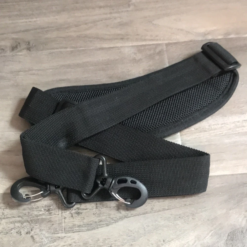 Swiss Gear by Wenger computer and Tablet crossbody bag.